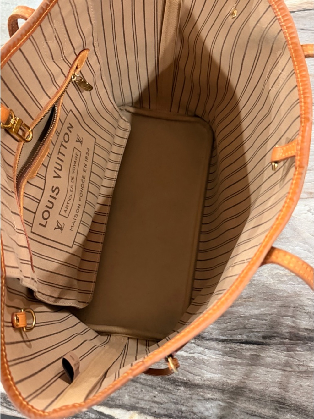 Louis Vuitton Neverfull Mongram MM w/COA - Picture 4 of 6